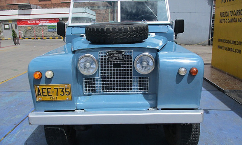 Land Rover Santana 2...