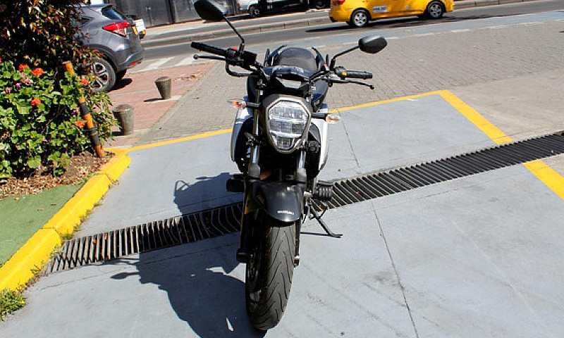 Suzuki Gixxer 250 20...