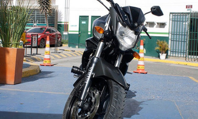 Yamaha Fzs 150 Model...