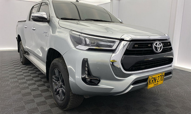 Toyota Hilux  At  4....