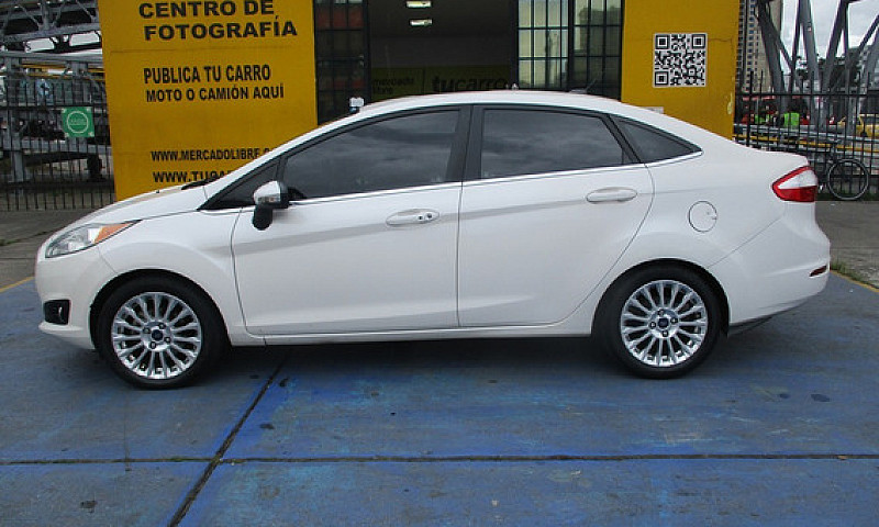 Ford Fiesta Titanium...