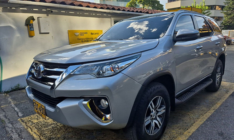Toyota Fortuner 2.4 ...