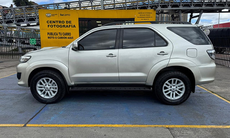 Toyota Fortuner Srv ...