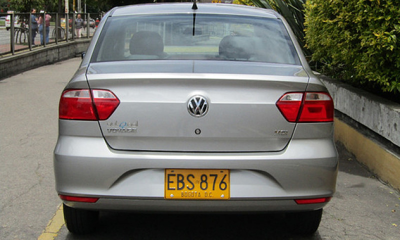 Volkswagen Voyage 1....