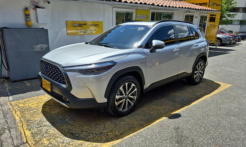 Toyota Corolla Cross...