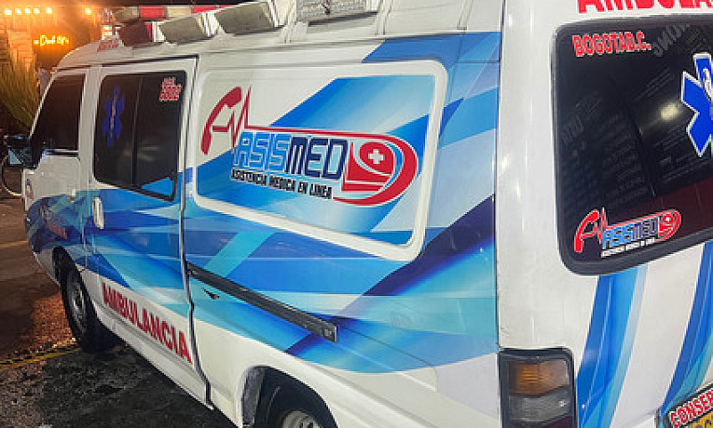 Ambulancia Mitsubish...