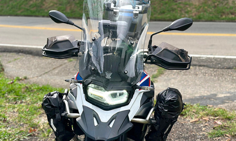 Bmw 850, Modelo 2020...