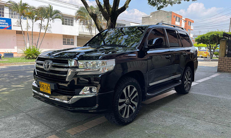 Toyota Land Cruiser ...