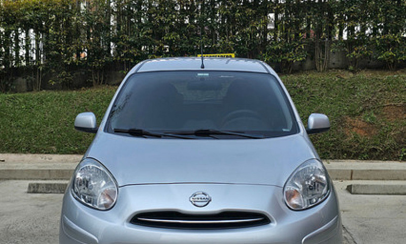 Nissan March 1.6 Adv...
