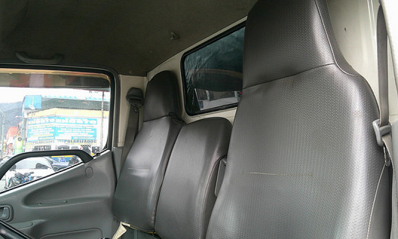 Camión Hino Dutro Pr...