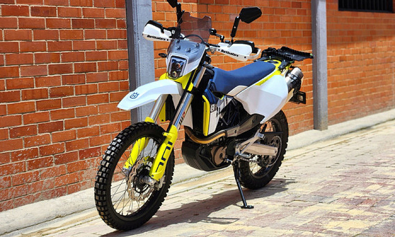 Husqvarna 701 Enduro...