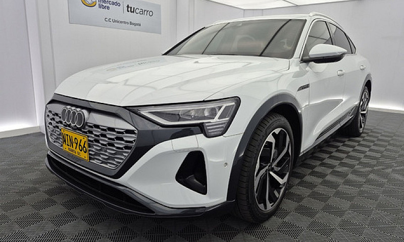 Audi Q8 E-Tron 0.0 Q...