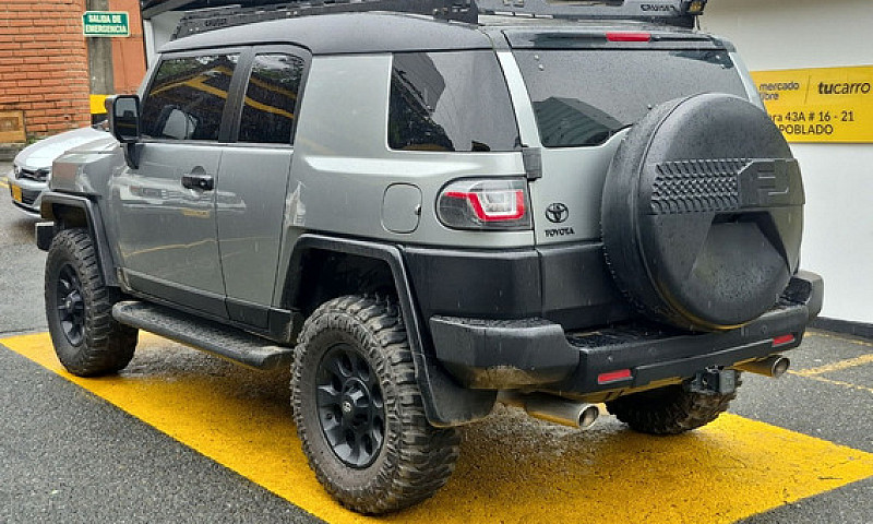 Toyota Fj Cruiser 4....