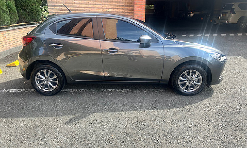 Mazda 2 1.5 Touring...