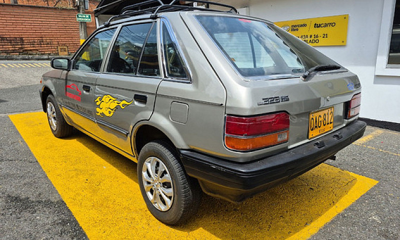 Mazda 323 1.3 Hb Mt...