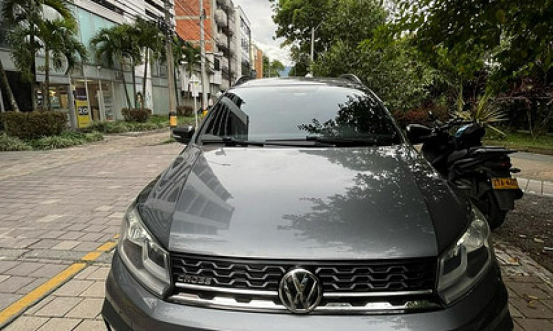 Volkswagen Saveiro 1...