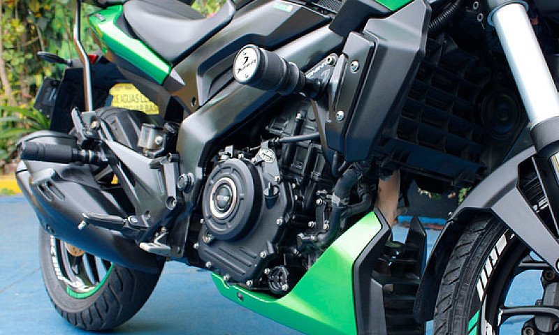 Bajaj Dominar 250 20...
