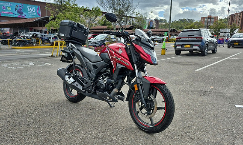 Honda Xblade ...