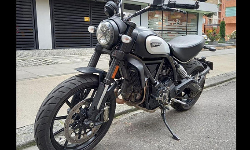 Ducati Scrambler 800...