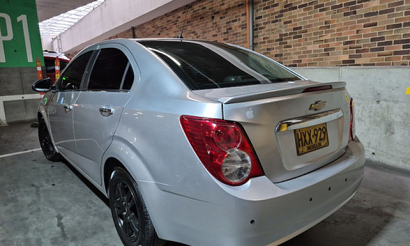 Chevrolet Sonic 1.6 ...