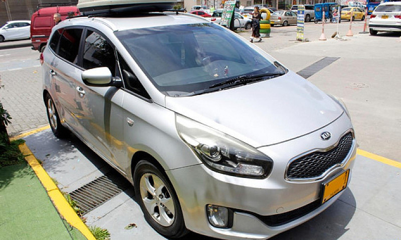 Kia Carens 2.0 Suv E...