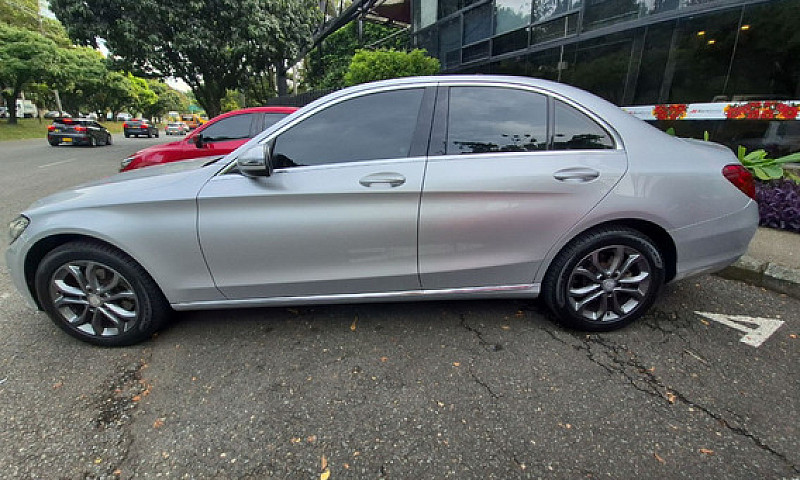 Mercedes-Benz Clase ...