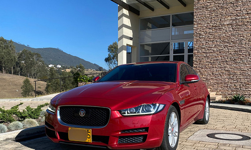 Jaguar Xe 25T 2.0 Tu...