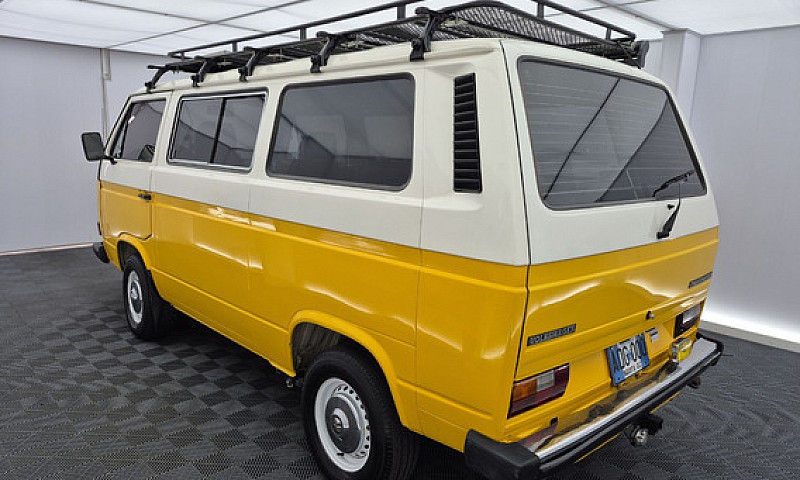 Volkswagen Kombi ...