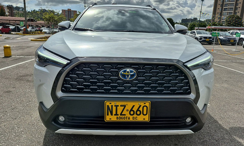 Toyota Corolla Cross...