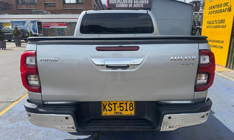 Toyota Hilux Srx 2.8...