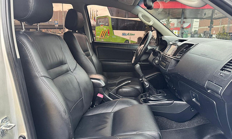 Toyota Fortuner Srv ...