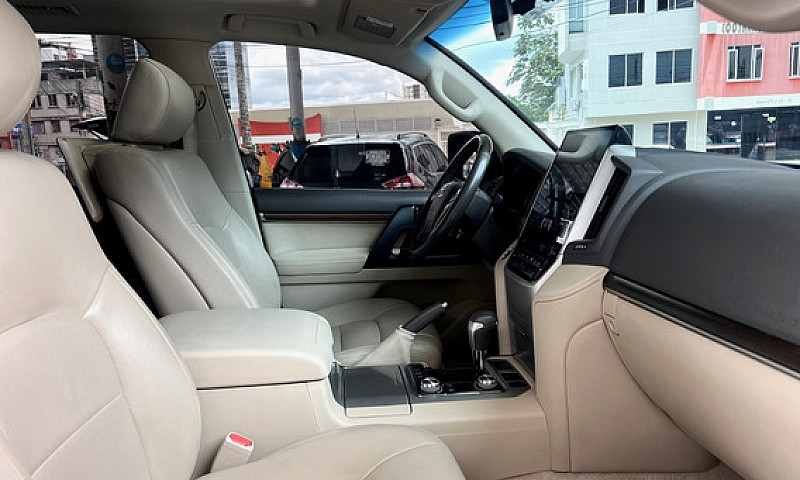 Toyota Land Cruiser ...