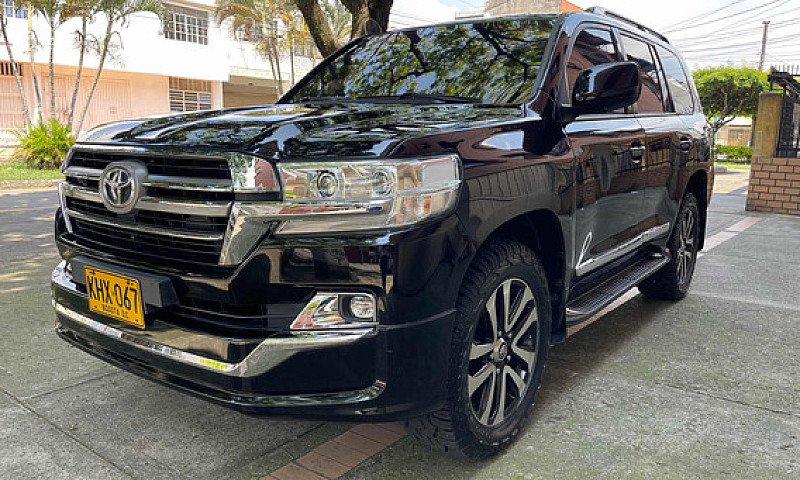Toyota Land Cruiser ...