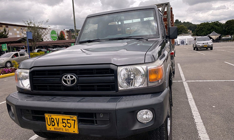 Toyota Land Cruiser ...