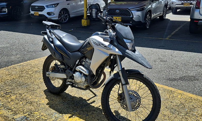 Honda Xre 300 2019...