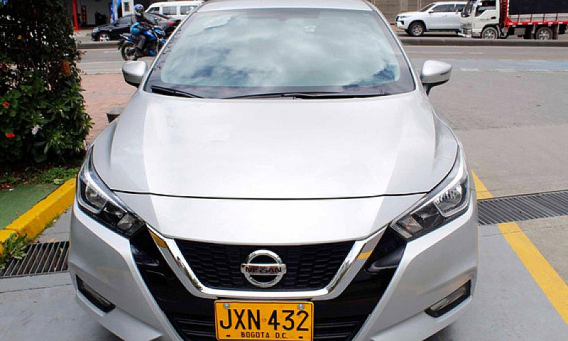 Nissan Versa 1.6 Sen...