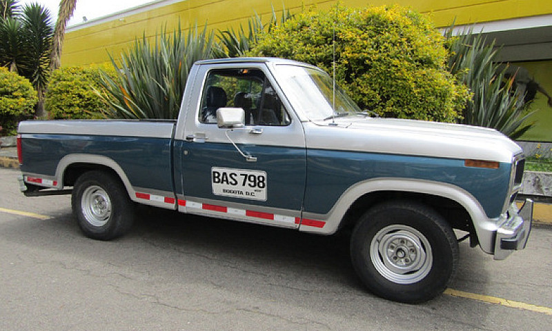 Ford F-150 5.2 Laria...