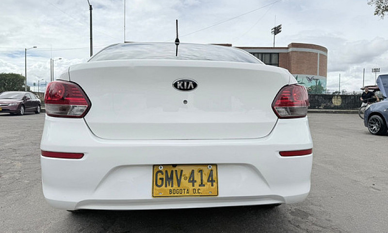 Kia Soluto, Emotion ...