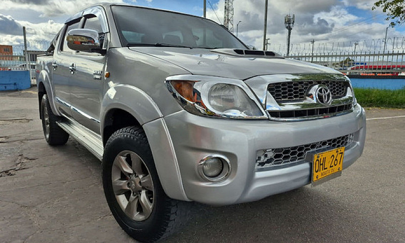 Toyota Hilux 2.7 Mt...
