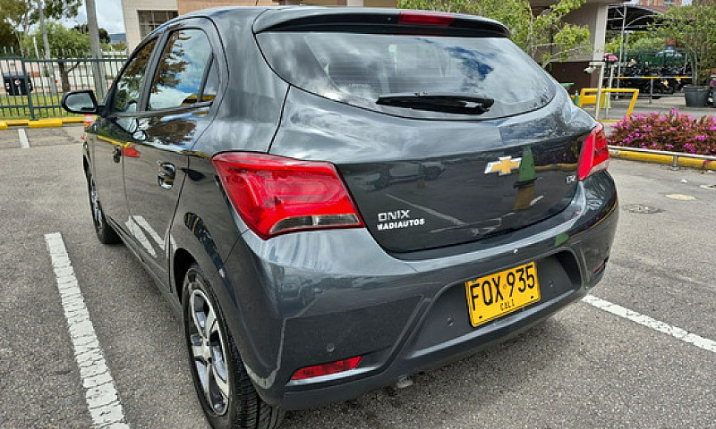 Chevrolet Onix 1.4 L...
