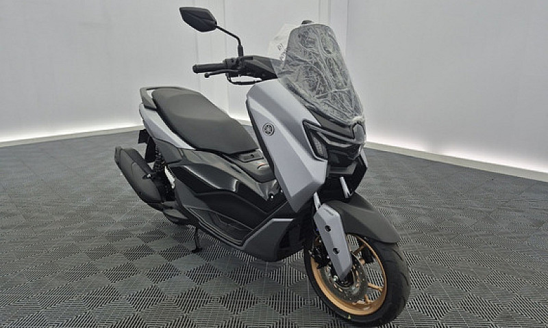 Yamaha Nmax...