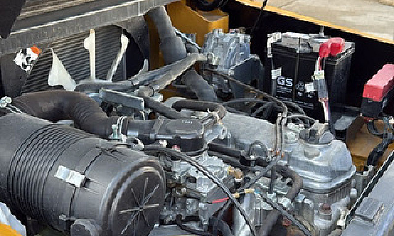 Montacargas Towmotor...