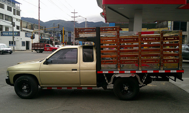 Nissan D21 2.4 4X2...