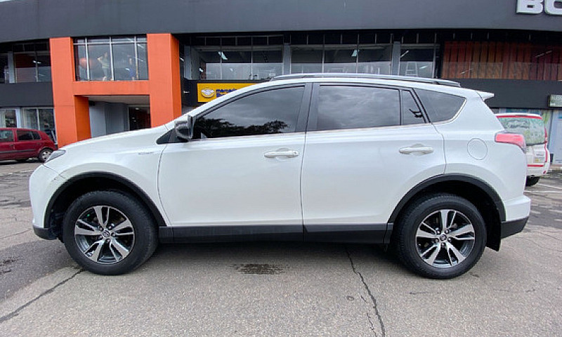 Toyota Rav4 2.0 Stre...