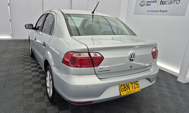 Volkswagen Voyage 1....