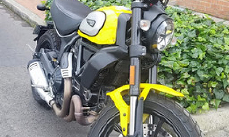 Ducati Scrambler 800...