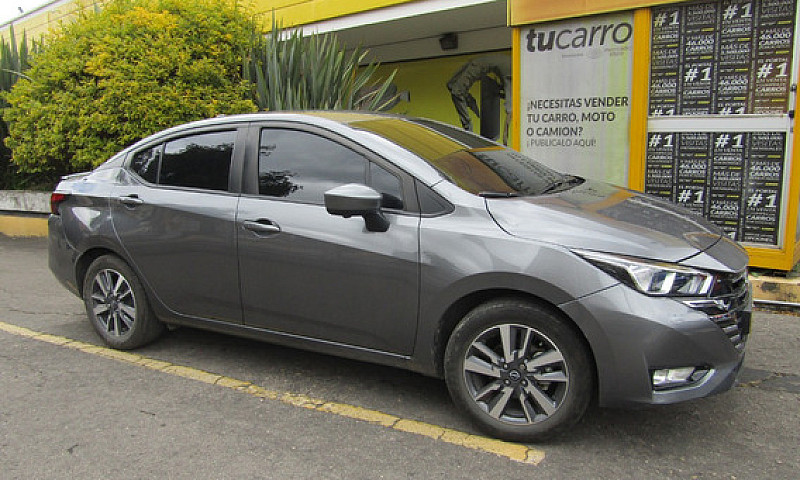 Nissan Versa 1.6 Adv...