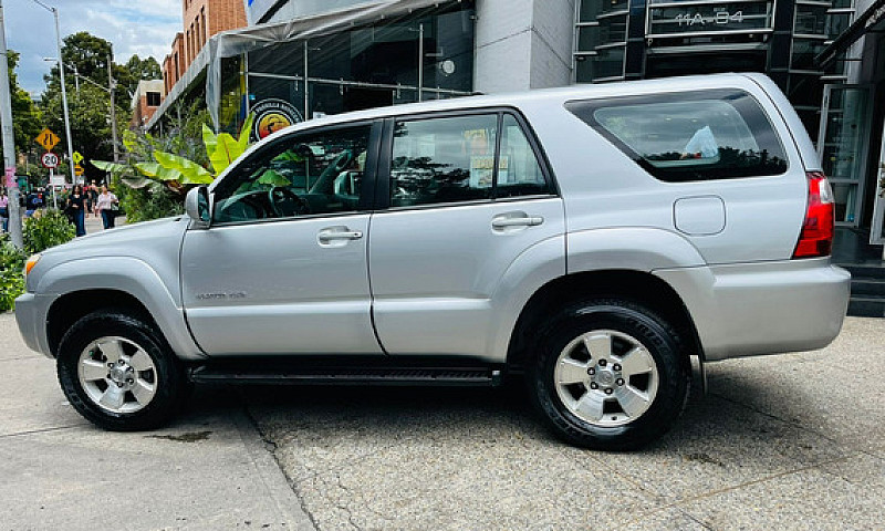 Toyota 4 Runner Acti...