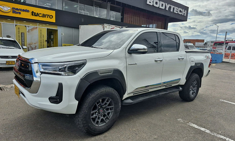 Toyota Hilux 2.8  4X...