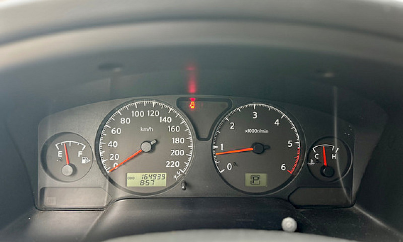 Nissan Patrol 4.8 Y6...